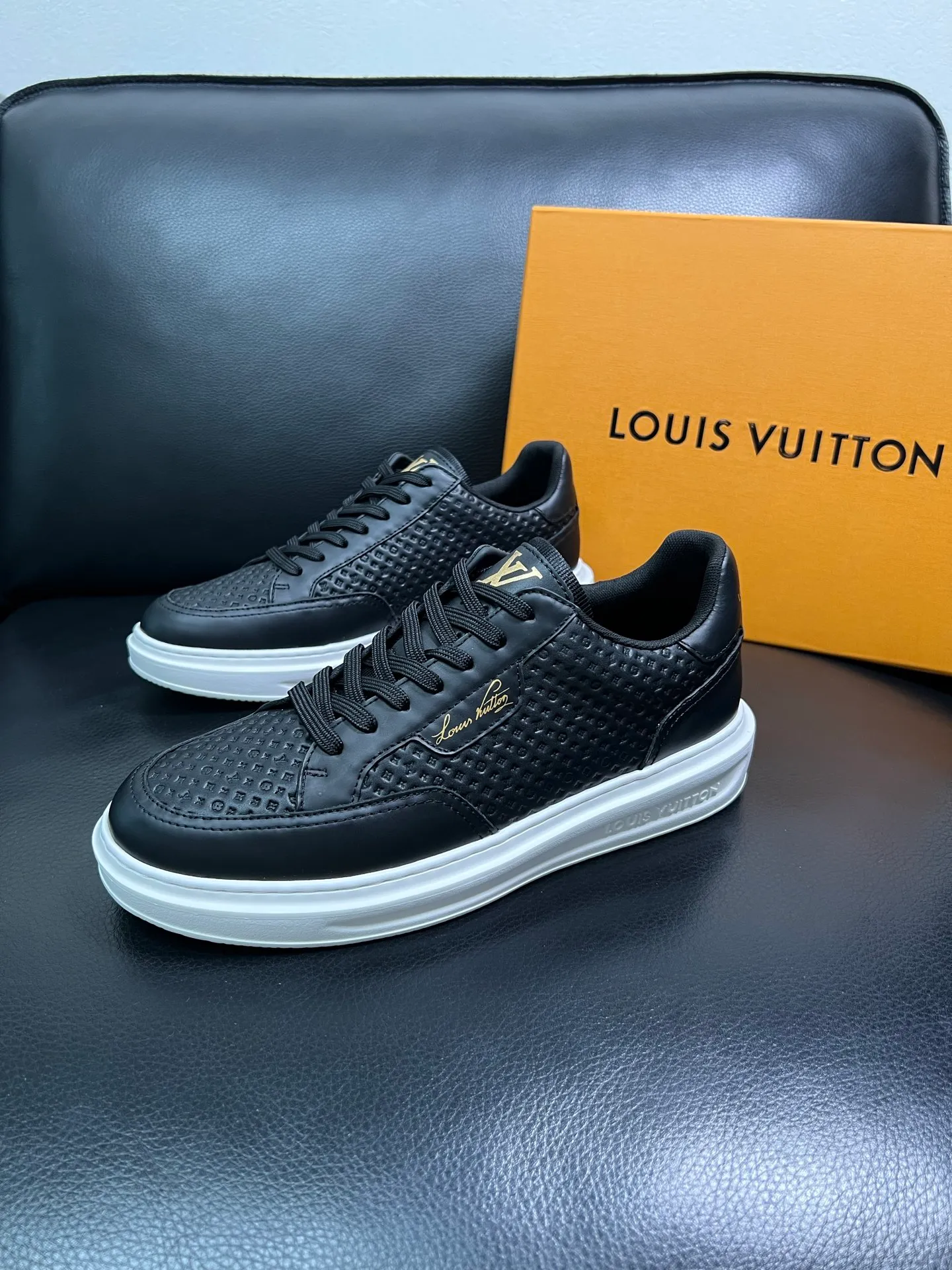 Men's shoes 💰740 Lv high quality top crafts Louis Vuitton sports shoes counter synchronized with original factory configuration, uppers imported from Italy, high-quality splicing colorful complex crafts, imported mesh pads soft and comfortable, soles: original soles specially provided by the original factory, T men's shoes 💰U exclusive movable molded soles super comfortable, original factory and single goods, welcome to compare, code number 38-44 (customized 45) 85867